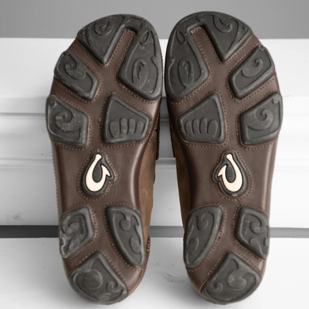 OluKai Moloa Mens Brown Leather Slip On Shoes Sz 8 Beachy Island Moccasin Slide